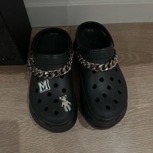 BLACK BAE CROCS W CHAIN & GEM